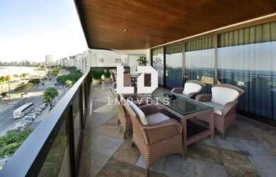 Imagem: O apartamento possui 4 Dormitórios, 5 Banheiros, 4 Vagas na