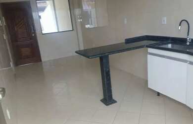 Imagem: A casa possui 4 Dormitórios, 3 Banheiros e 180m² de Área