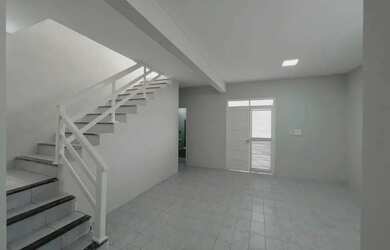 Imagem: A casa possui 3 Dormitórios, 3 Banheiros, 1 Vaga na garagem