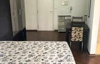 Imagem: O apartamento possui 1 Dormitório, 1 Banheiro, 1 Vaga na garagem