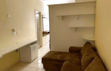 Imagem: O apartamento possui 1 Dormitório, 1 Banheiro, 1 Vaga na garagem