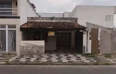 Imagem: O terreno possui 180m² de Área e está localizado em Capuchinhos