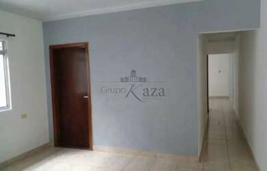 Imagem: A casa possui 2 Dormitórios, 2 Banheiros, 1 Vaga na garagem