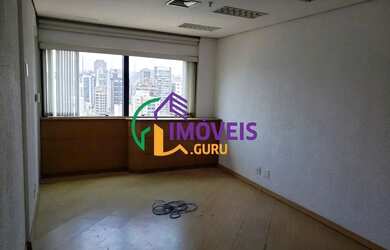 Imagem: O depósito possui 3 Vagas na garagem e 92m² de Área e está