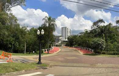 Imagem: O terreno possui 1.188m² de Área e está localizado em Ville