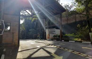 Imagem: O terreno possui 1.500m² de Área e está localizado em Caraguatá