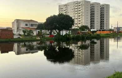 Imagem: O terreno possui 240m² de Área e está localizado em Aruana