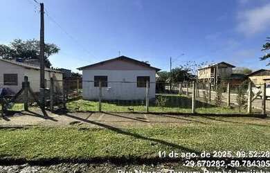 Imagem: A casa possui 2 Dormitórios, 1 Banheiro, 267m² de Área e