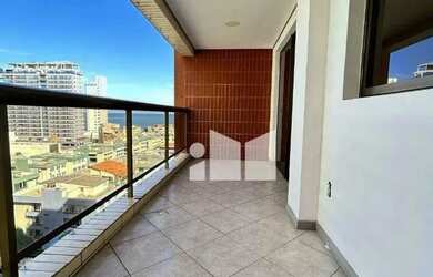 Imagem: O apartamento possui 4 Dormitórios, 3 Banheiros, 2 Vagas na