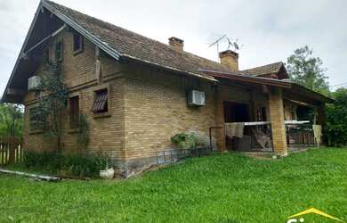 Imagem 2: Fazenda/Sítio/Chácara para venda possui 297 metros quadrados em Lomba...