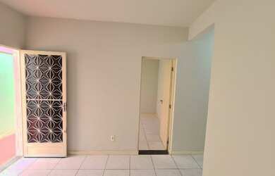 Imagem: A casa possui 1 Dormitório, 1 Banheiro e está localizado