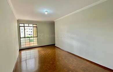 Imagem: O apartamento possui 3 Dormitórios, 1 Banheiro, 1 Vaga na garagem