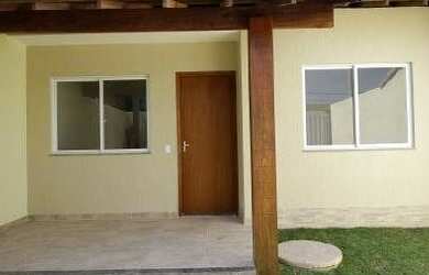 Imagem: A casa possui 2 Dormitórios, 1 Banheiro, 2 Vagas na garagem