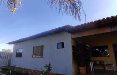 Imagem: A casa em condomínio possui 3 Dormitórios, 1 Banheiro, 5 Vagas