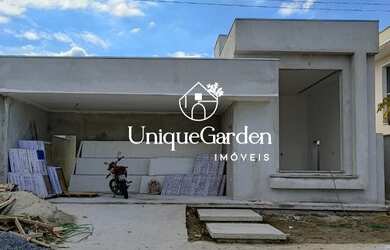 Imagem: A casa em condomínio possui 3 Dormitórios, 1 Banheiro, 2 Vagas