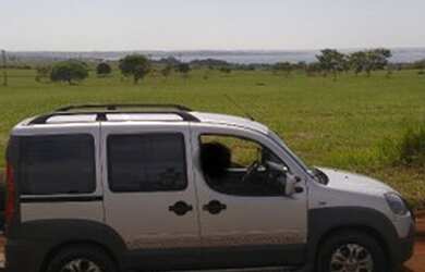 Imagem: O terreno e possui Dormitórios, Suítes, Banheiros, 360-0m²