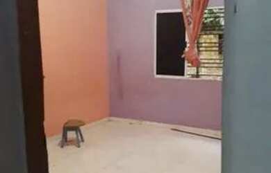 Imagem: A casa possui 2 Dormitórios, 1 Banheiro, 1 Vaga na garagem