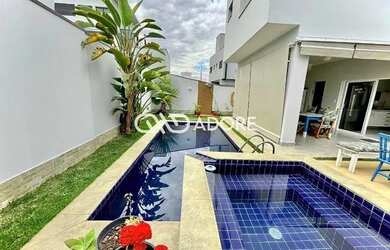 Imagem: A casa em condomínio possui 3 Dormitórios, 1 Banheiro, 2 Vagas