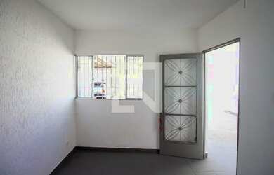 Imagem: A casa possui 1 Dormitório, 1 Banheiro, 5 Vagas na garagem