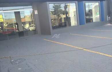 Imagem: A casa possui 1 Dormitório, 2 Banheiros, 5 Vagas na garagem