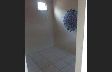 Imagem: A casa possui 1 Dormitório, 1 Banheiro e está localizado