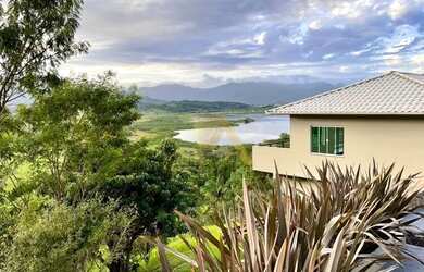 Imagem: A casa possui 3 Dormitórios, 3 Banheiros, 185m² de Área e