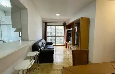 Imagem: O apartamento possui 2 Dormitórios, 1 Banheiro, 1 Vaga na garagem