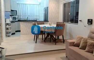 Imagem: A casa possui 2 Dormitórios, 1 Banheiro, 2 Vagas na garagem