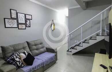 Imagem: A casa possui 3 Dormitórios, 3 Banheiros, 2 Vagas na garagem