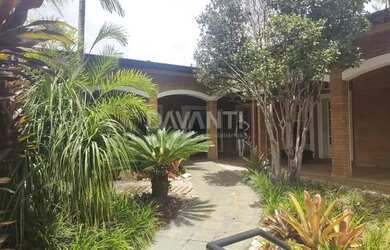 Imagem: A casa possui 5 Dormitórios, 4 Banheiros, 5 Vagas na garagem