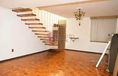 Imagem: A casa possui 2 Dormitórios, 3 Banheiros, 1 Vaga na garagem