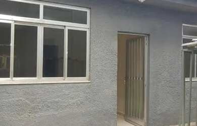 Imagem: A casa possui 3 Dormitórios, 2 Banheiros e 100m² de Área