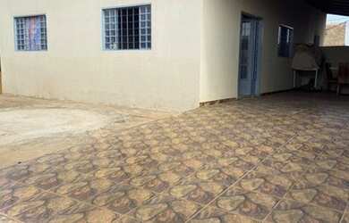 Imagem: A casa possui 3 Dormitórios, 1 Banheiro, 150m² de Área e