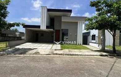 Imagem: A casa em condomínio possui 3 Dormitórios, 2 Banheiros, 2