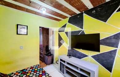 Imagem: A casa possui 2 Dormitórios, 1 Banheiro, 80m² de Área, Imóvel