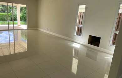 Imagem: A casa em condomínio possui 3 Dormitórios, 5 Banheiros, 4