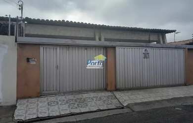 Imagem: A casa possui 3 Dormitórios, 3 Banheiros, 2 Vagas na garagem