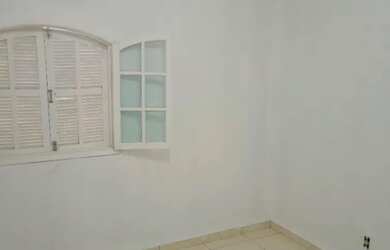 Imagem: A casa possui 3 Dormitórios, 2 Banheiros, 100m² de Área e