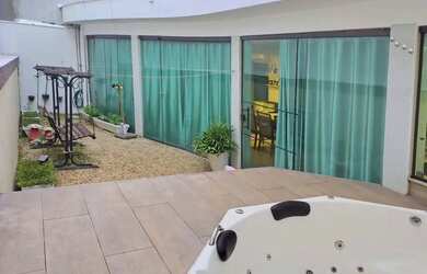 Imagem 7: Casa Dúplex - à Venda no Cond. Atlantis - 3 Quartos (2 Suítes) - 250m² - Parque Dez