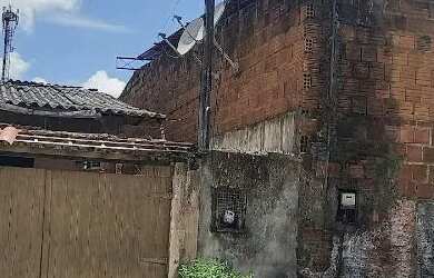 Imagem: A casa possui 5 Dormitórios, 3 Banheiros, 5 Vagas na garagem