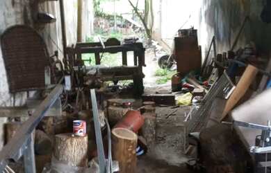 Imagem 2: Vendo essa área medindo 16 de frente por 48 no fundo fica próximo ao...