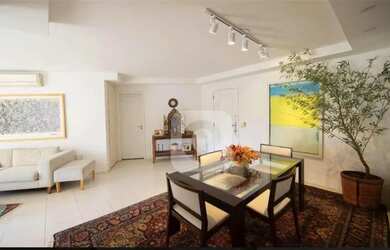 Imagem: O apartamento possui 3 Dormitórios, 3 Banheiros, 2 Vagas na