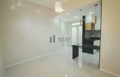 Imagem: A casa possui 2 Dormitórios, 1 Banheiro, 2 Vagas na garagem