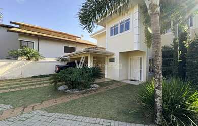 Imagem: A casa em condomínio possui 3 Dormitórios, 5 Banheiros, 4