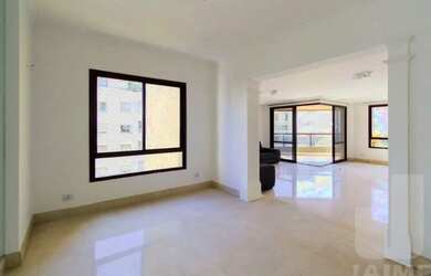 Imagem 10: Apartamento de 240 m² com luz natural, planta generosa e privacidade...