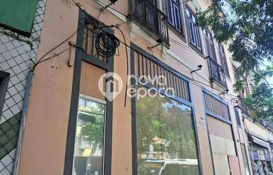 Imagem: O depósito possui 688m² de Área e está localizado em Laranjeiras