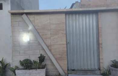 Imagem: A casa possui 1 Dormitório, 1 Banheiro, 2 Vagas na garagem