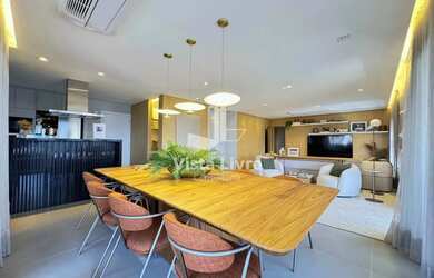 Imagem: O apartamento possui 4 Dormitórios, 5 Banheiros, 3 Vagas na