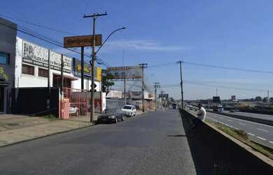 Imagem: O depósito possui 4 Vagas na garagem, 336m² de Área e está