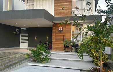 Imagem: A casa em condomínio possui 4 Dormitórios, 2 Banheiros, 4